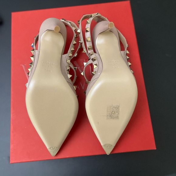 Valentino Garavani Rockstud T-Strap - Picture 5 of 10